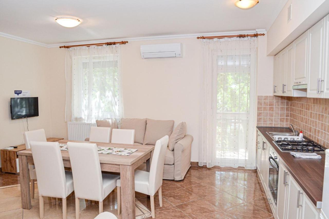 Apartman Otto Hajduszoboszlo Exterior photo