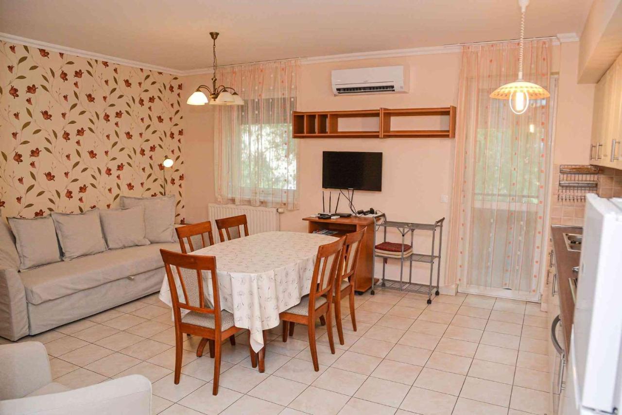 Apartman Otto Hajduszoboszlo Exterior photo