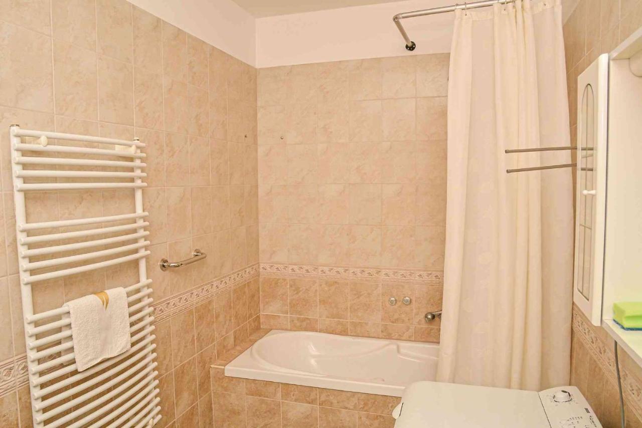 Apartman Otto Hajduszoboszlo Exterior photo